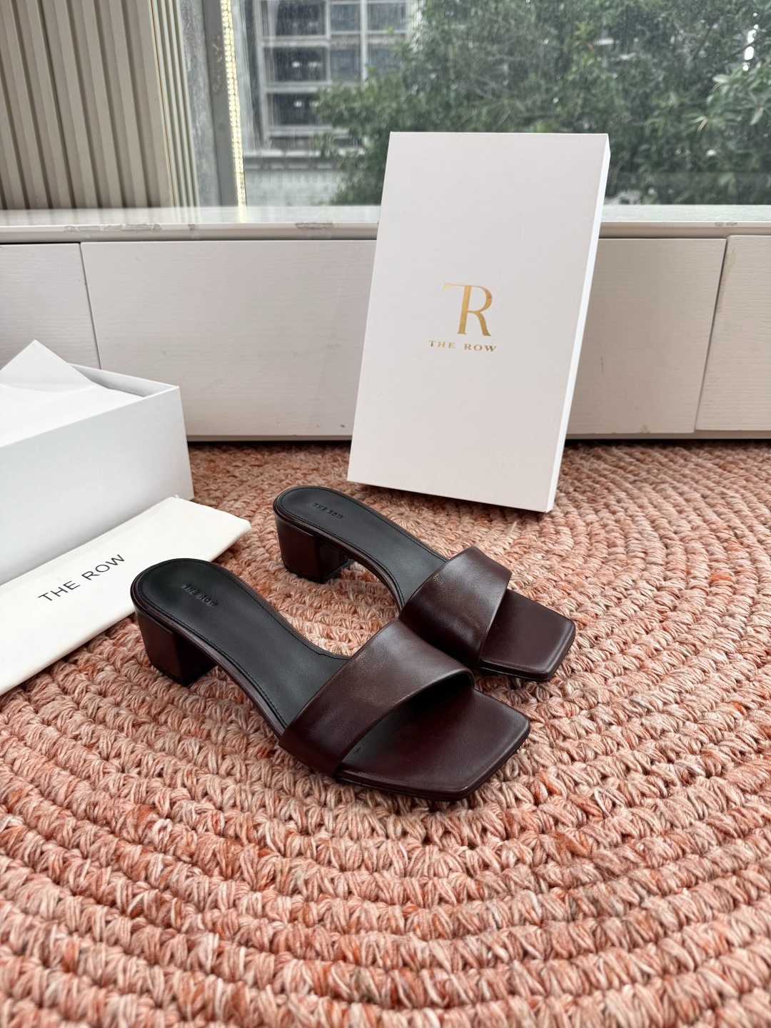 🌾所见即所得G213代购级别the ro*拖鞋凉鞋一定要收了它 有一丢高级又简约的感觉其实除了好看以外它