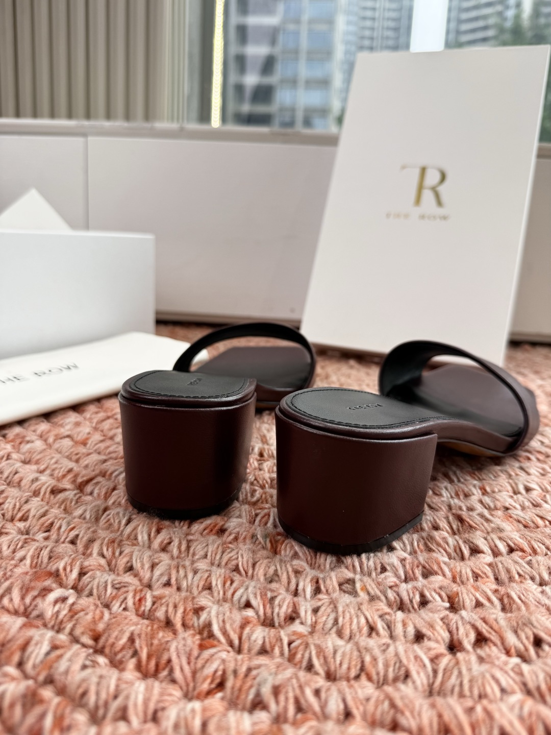 🌾所见即所得G213代购级别the ro*拖鞋凉鞋一定要收了它 有一丢高级又简约的感觉其实除了好看以外它