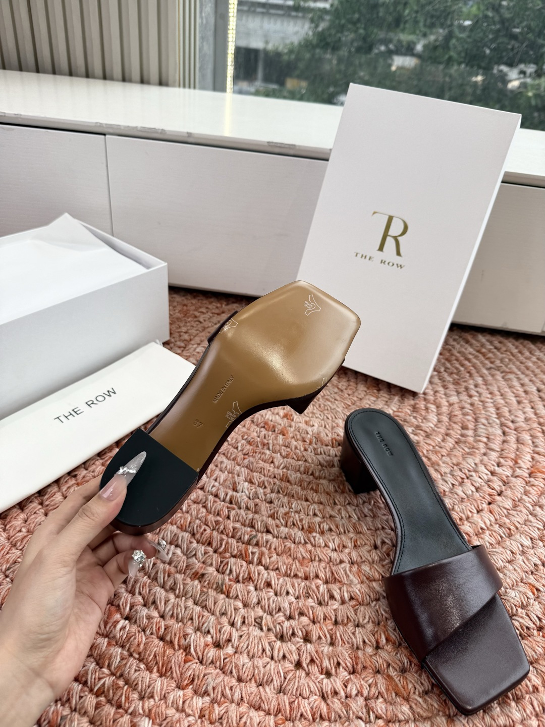 🌾所见即所得G213代购级别the ro*拖鞋凉鞋一定要收了它 有一丢高级又简约的感觉其实除了好看以外它