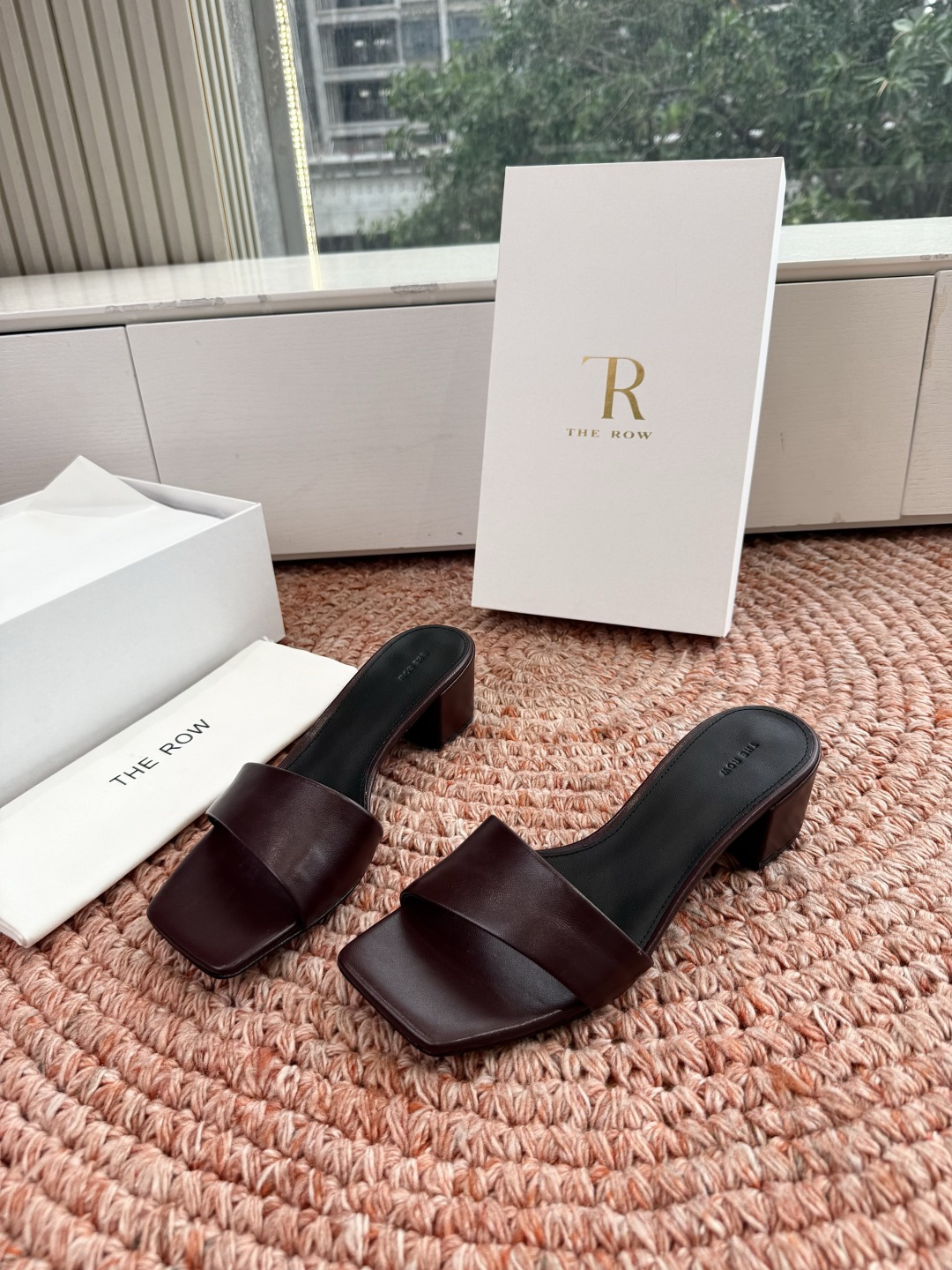 🌾所见即所得G213代购级别the ro*拖鞋凉鞋一定要收了它 有一丢高级又简约的感觉其实除了好看以外它