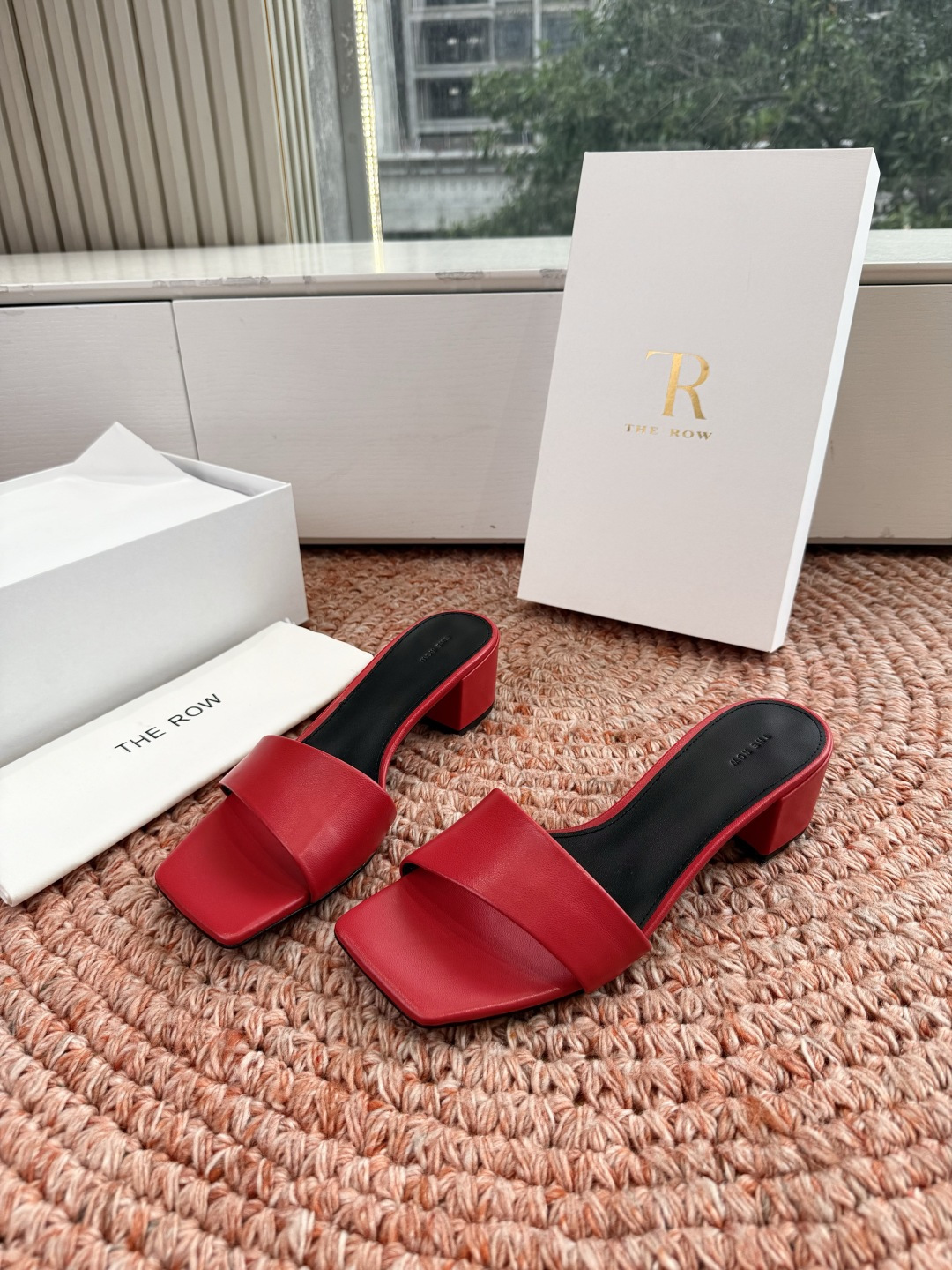 🌾所见即所得G213代购级别the ro*拖鞋凉鞋一定要收了它 有一丢高级又简约的感觉其实除了好看以外它