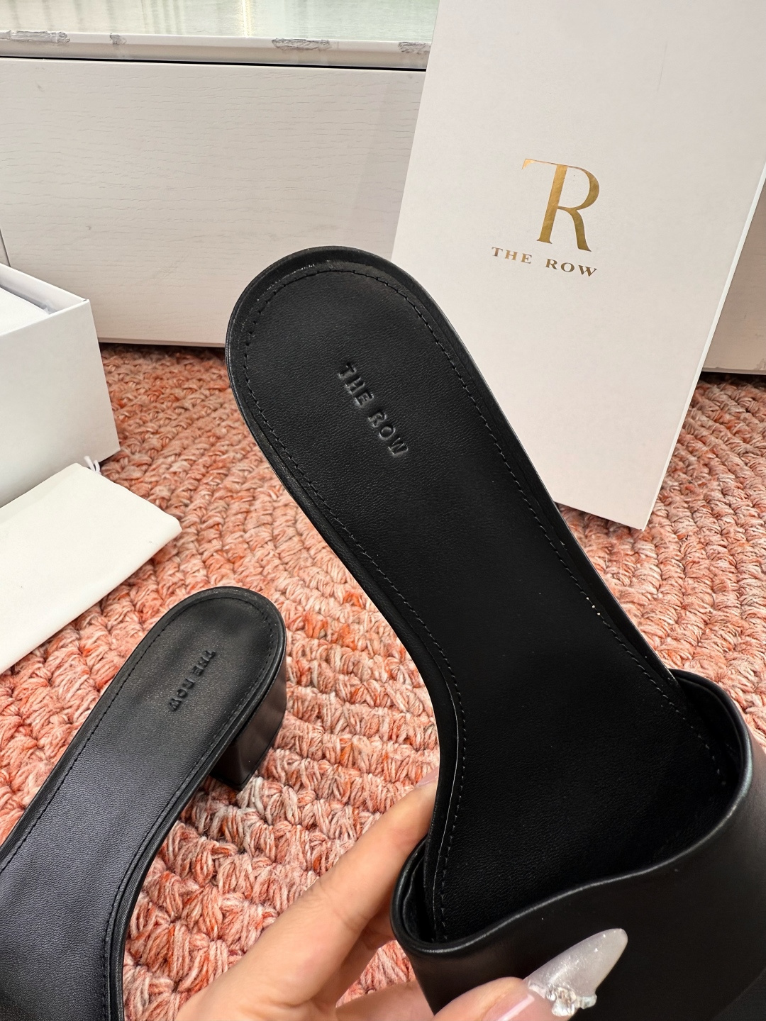 🌾所见即所得G213代购级别the ro*拖鞋凉鞋一定要收了它 有一丢高级又简约的感觉其实除了好看以外它