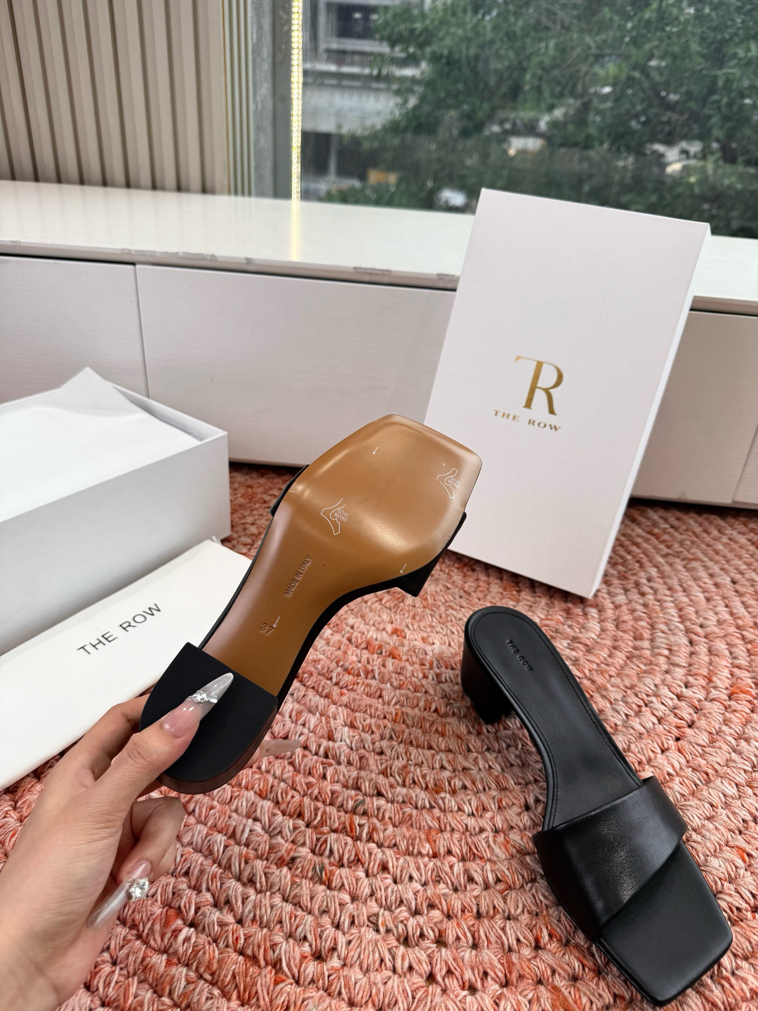 🌾所见即所得G213代购级别the ro*拖鞋凉鞋一定要收了它 有一丢高级又简约的感觉其实除了好看以外它