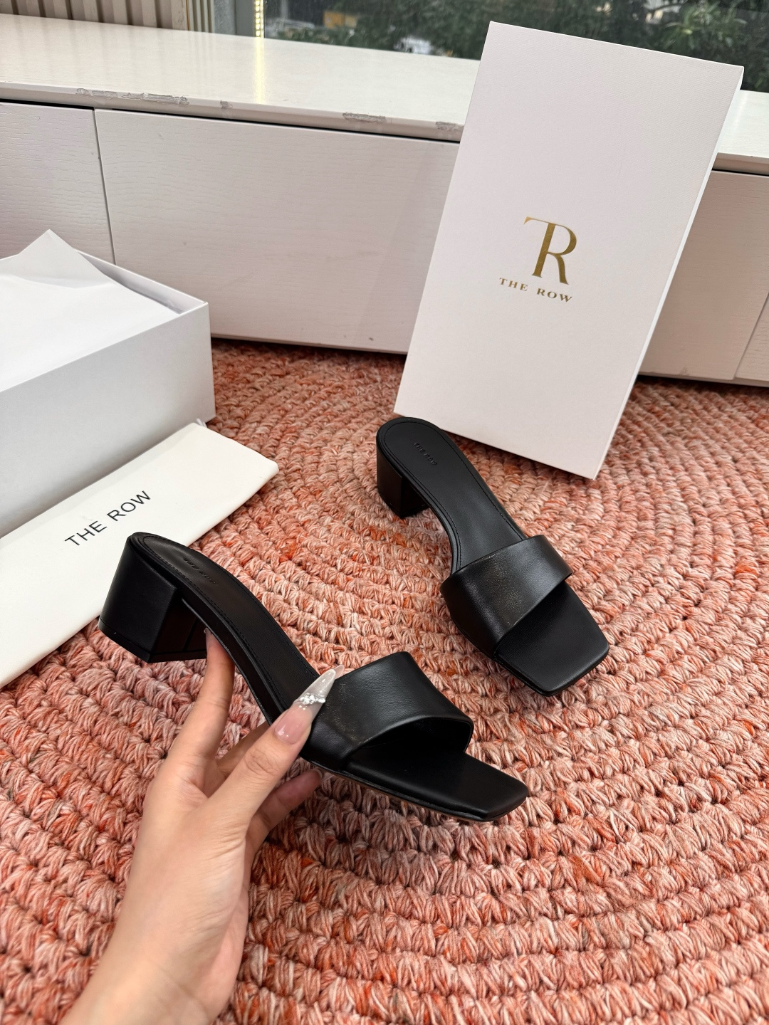 🌾所见即所得G213代购级别the ro*拖鞋凉鞋一定要收了它 有一丢高级又简约的感觉其实除了好看以外它