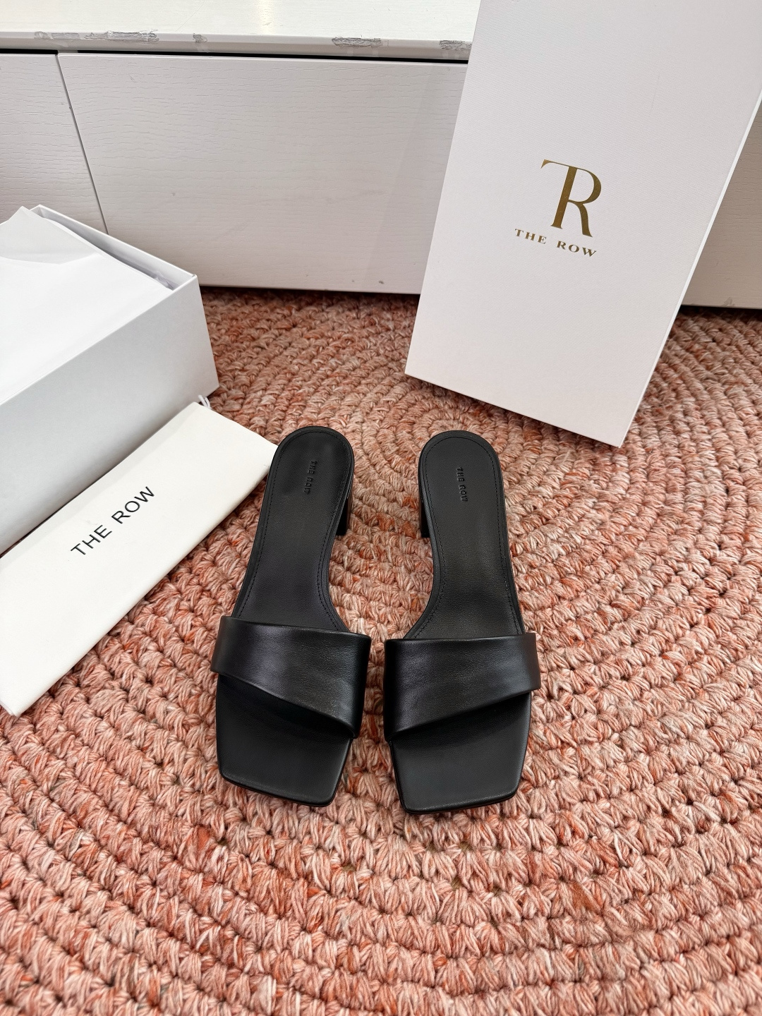 🌾所见即所得G213代购级别the ro*拖鞋凉鞋一定要收了它 有一丢高级又简约的感觉其实除了好看以外它