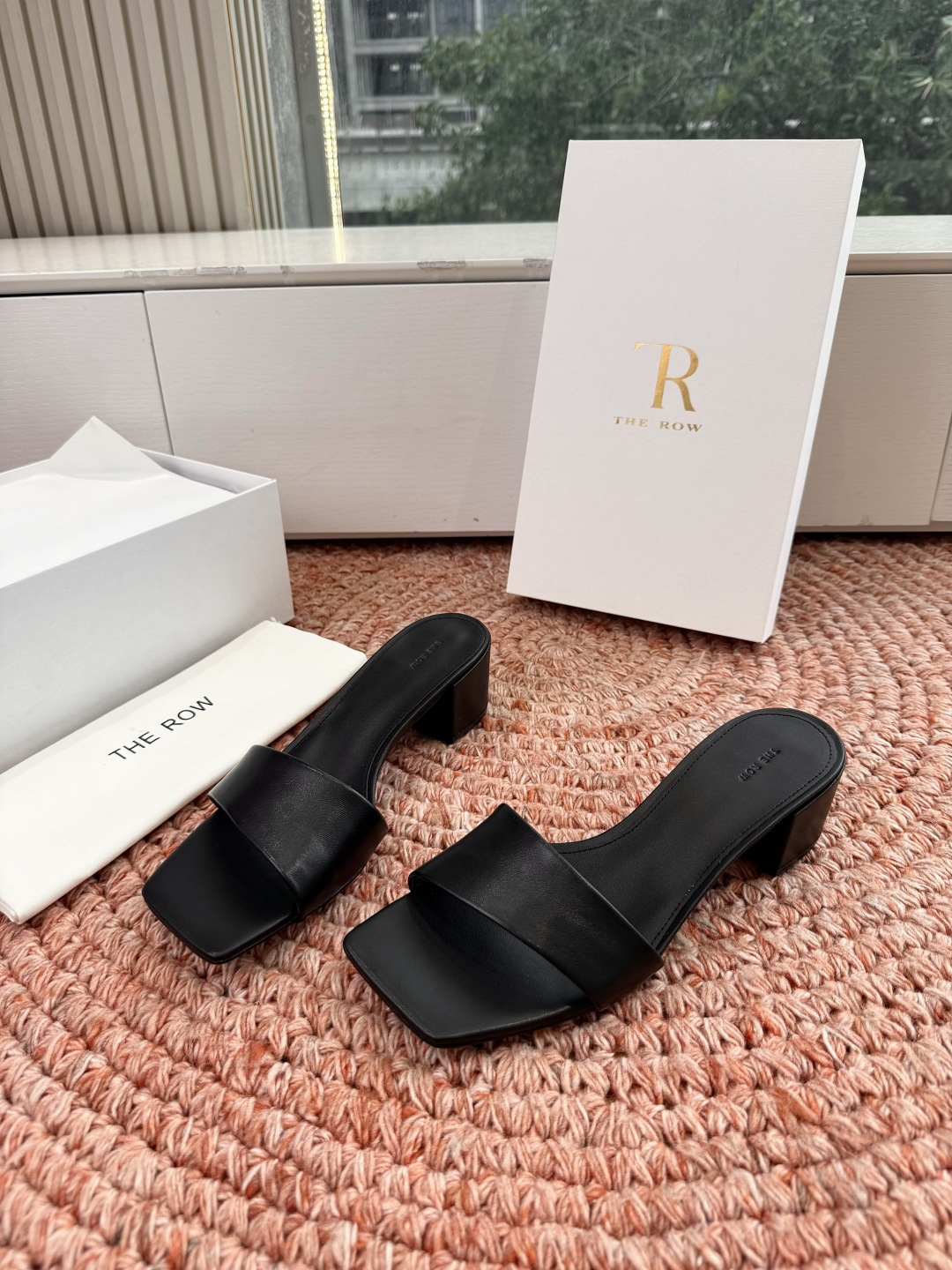 🌾所见即所得G213代购级别the ro*拖鞋凉鞋一定要收了它 有一丢高级又简约的感觉其实除了好看以外它