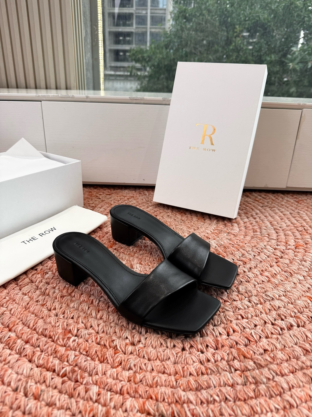 🌾所见即所得G213代购级别the ro*拖鞋凉鞋一定要收了它 有一丢高级又简约的感觉其实除了好看以外它