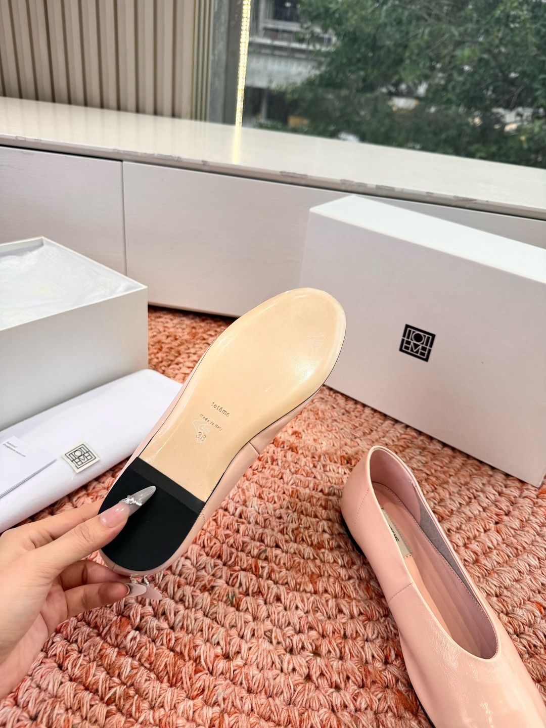 🌾G213TOTEM*26ss早春新款经典后空玛丽珍单鞋一眼沦陷的北欧极简设计，将TOTEME的清冷高级