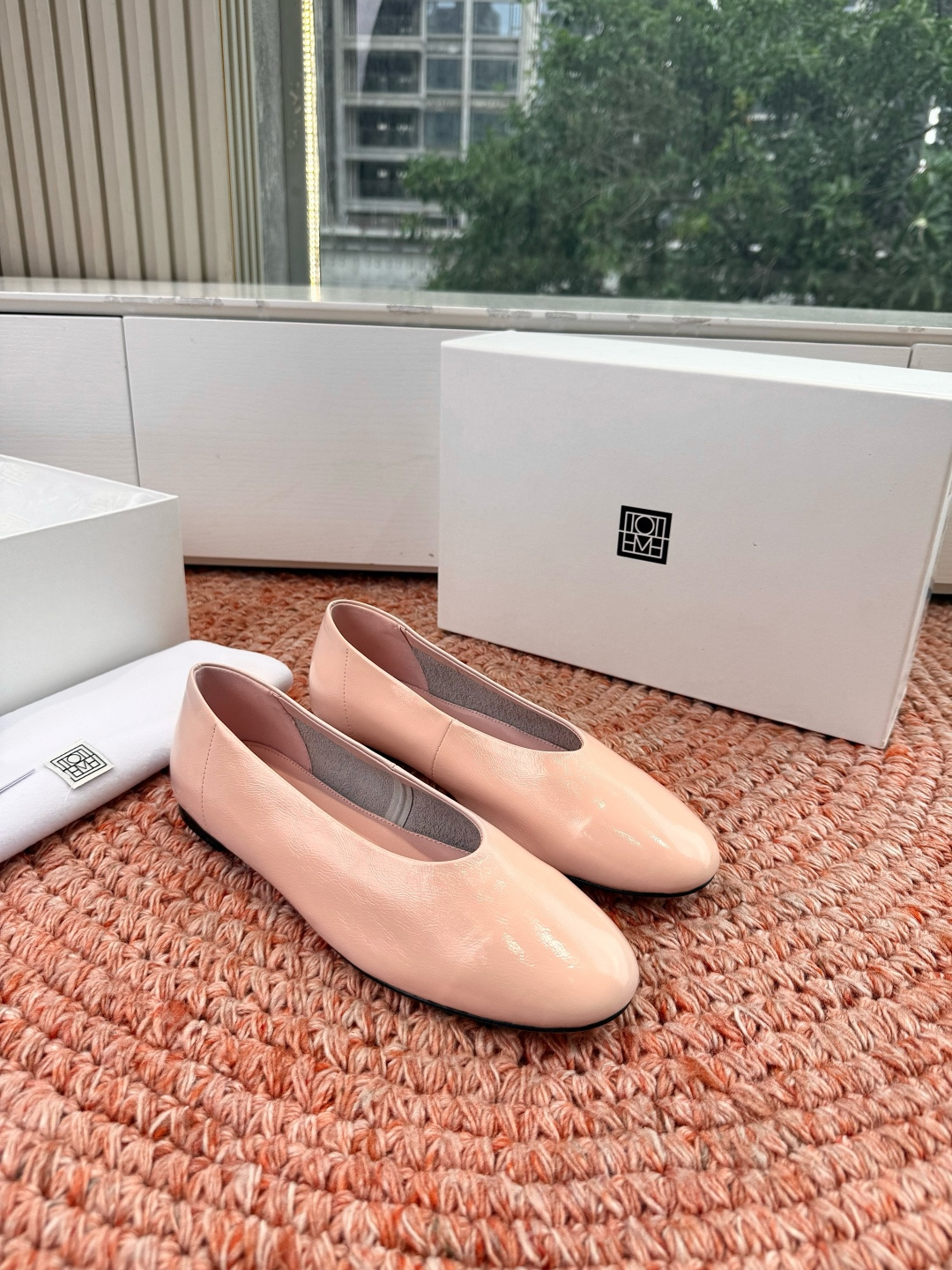 🌾G213TOTEM*26ss早春新款经典后空玛丽珍单鞋一眼沦陷的北欧极简设计，将TOTEME的清冷高级