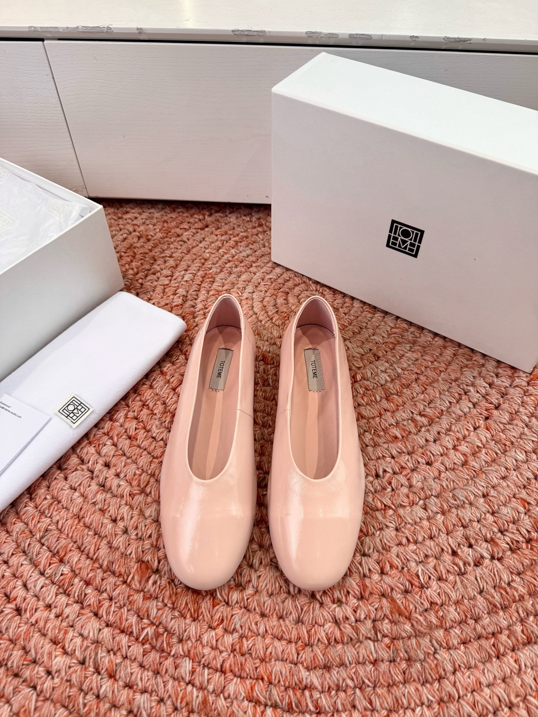 🌾G213TOTEM*26ss早春新款经典后空玛丽珍单鞋一眼沦陷的北欧极简设计，将TOTEME的清冷高级