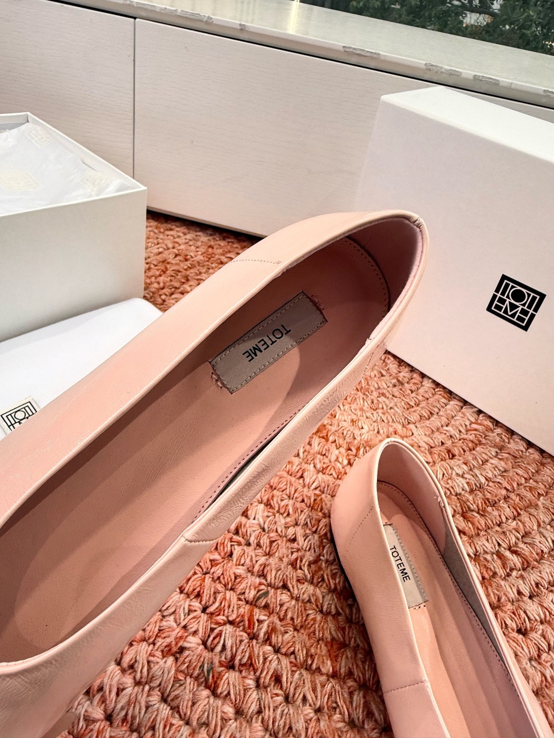 🌾G213TOTEM*26ss早春新款经典后空玛丽珍单鞋一眼沦陷的北欧极简设计，将TOTEME的清冷高级