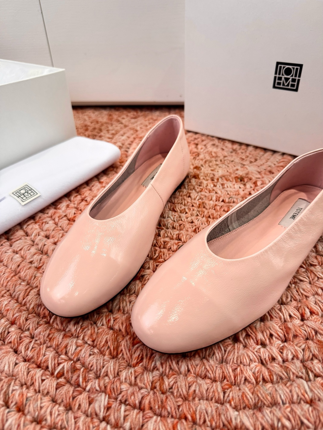 🌾G213TOTEM*26ss早春新款经典后空玛丽珍单鞋一眼沦陷的北欧极简设计，将TOTEME的清冷高级