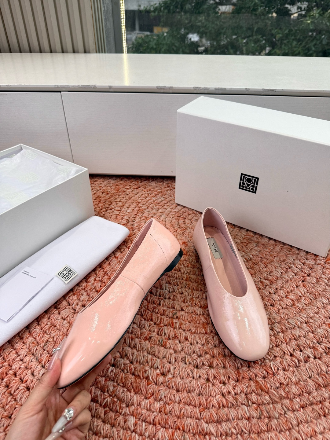 🌾G213TOTEM*26ss早春新款经典后空玛丽珍单鞋一眼沦陷的北欧极简设计，将TOTEME的清冷高级