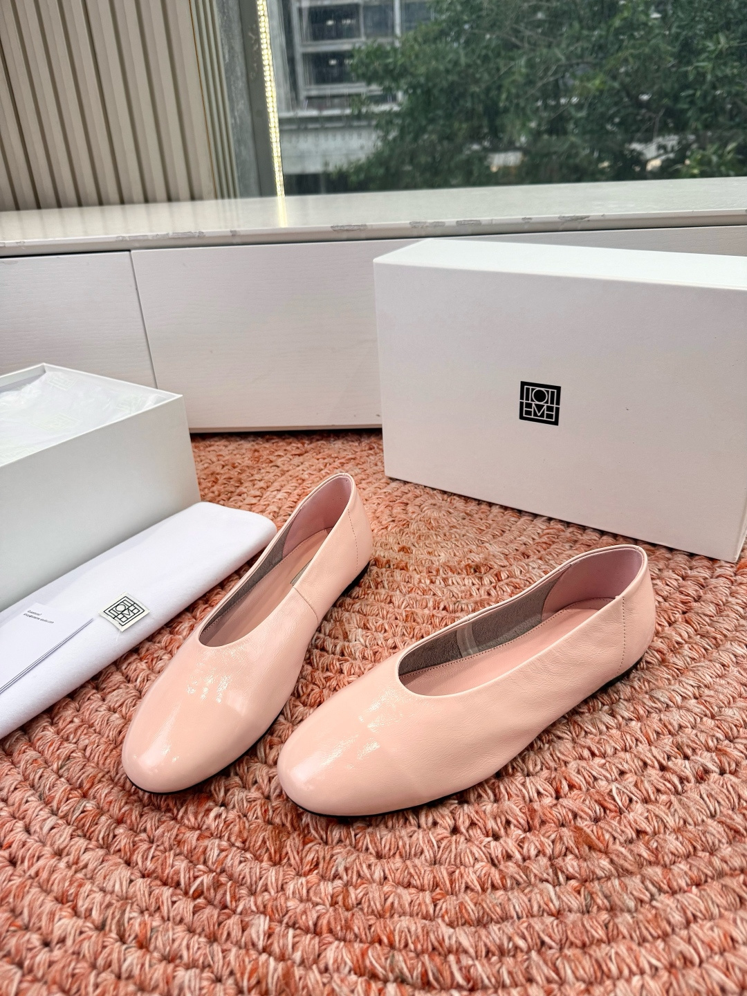 🌾G213TOTEM*26ss早春新款经典后空玛丽珍单鞋一眼沦陷的北欧极简设计，将TOTEME的清冷高级