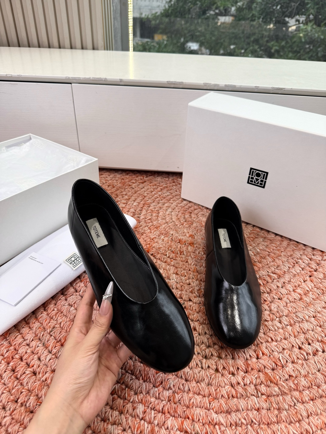 🌾G213TOTEM*26ss早春新款经典后空玛丽珍单鞋一眼沦陷的北欧极简设计，将TOTEME的清冷高级