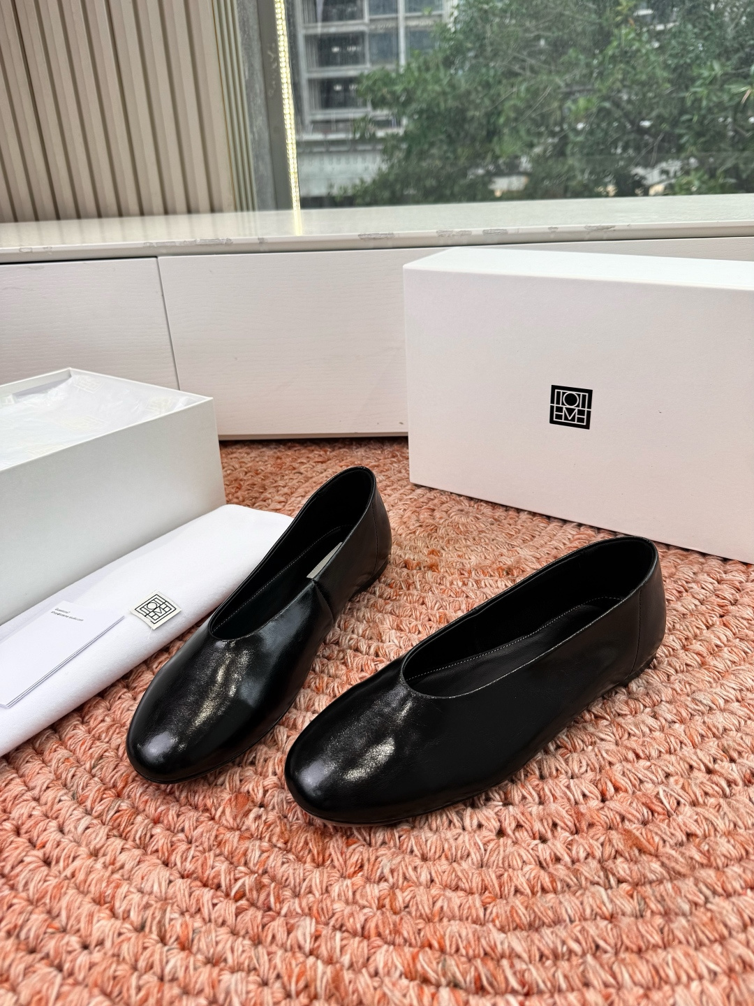 🌾G213TOTEM*26ss早春新款经典后空玛丽珍单鞋一眼沦陷的北欧极简设计，将TOTEME的清冷高级