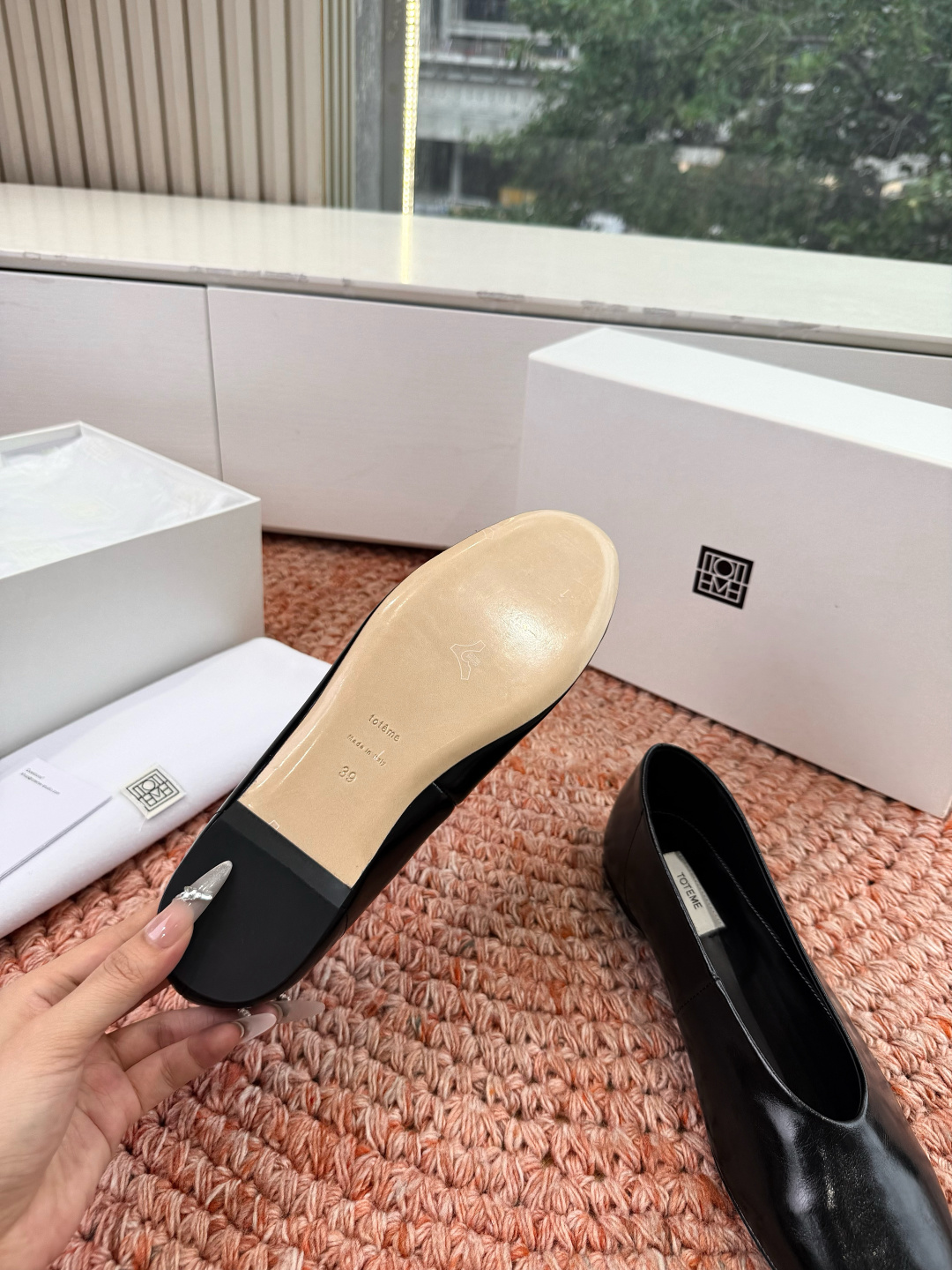 🌾G213TOTEM*26ss早春新款经典后空玛丽珍单鞋一眼沦陷的北欧极简设计，将TOTEME的清冷高级