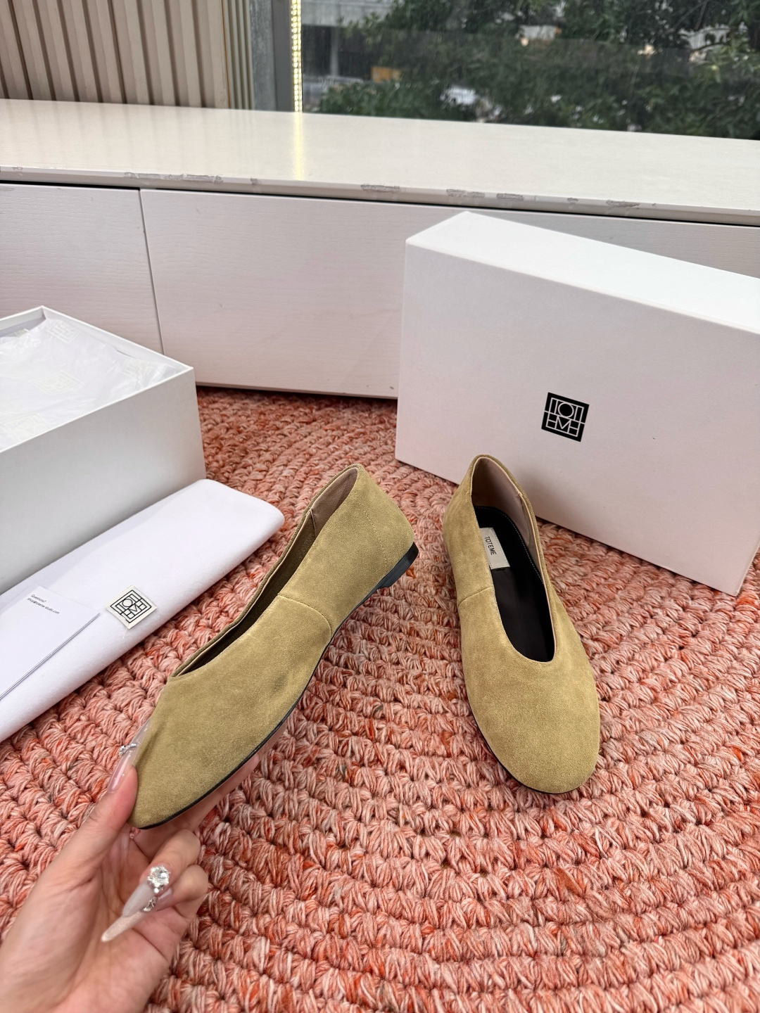 🌾G213TOTEM*26ss早春新款经典后空玛丽珍单鞋一眼沦陷的北欧极简设计，将TOTEME的清冷高级