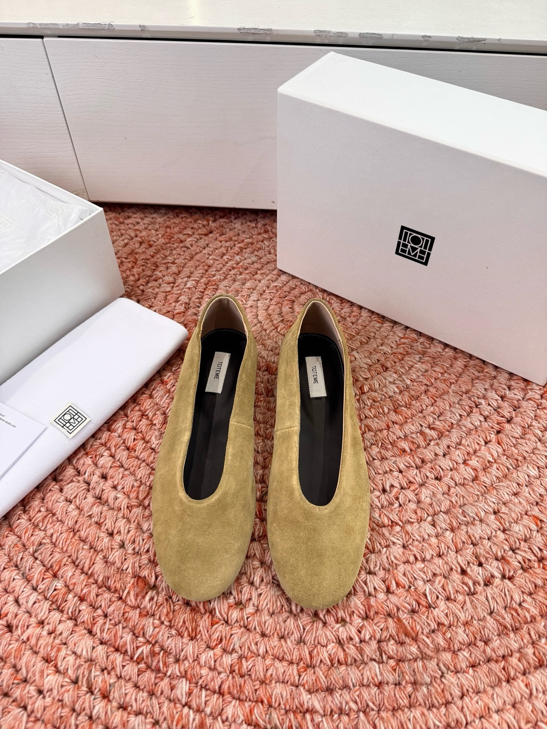 🌾G213TOTEM*26ss早春新款经典后空玛丽珍单鞋一眼沦陷的北欧极简设计，将TOTEME的清冷高级