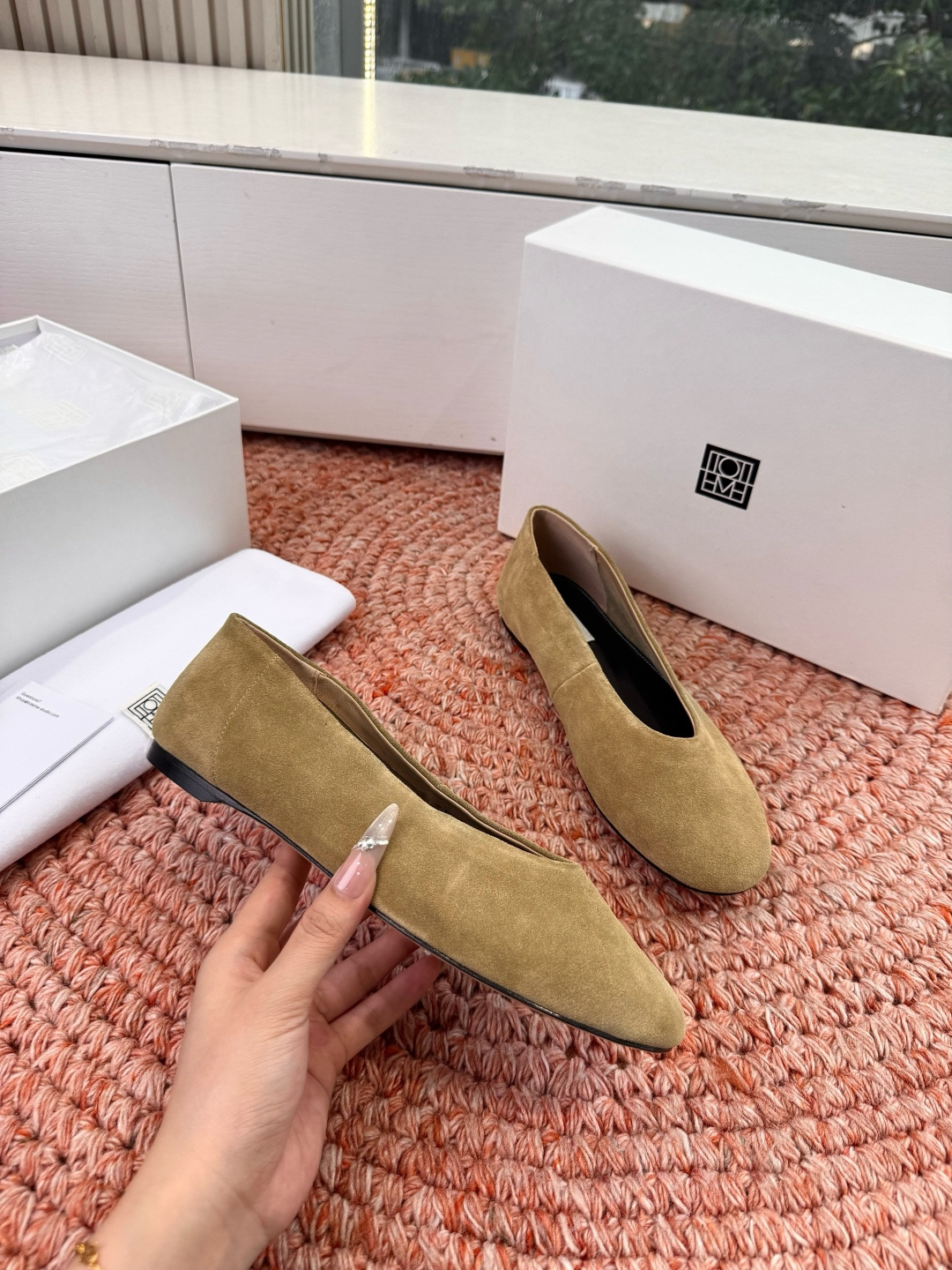 🌾G213TOTEM*26ss早春新款经典后空玛丽珍单鞋一眼沦陷的北欧极简设计，将TOTEME的清冷高级