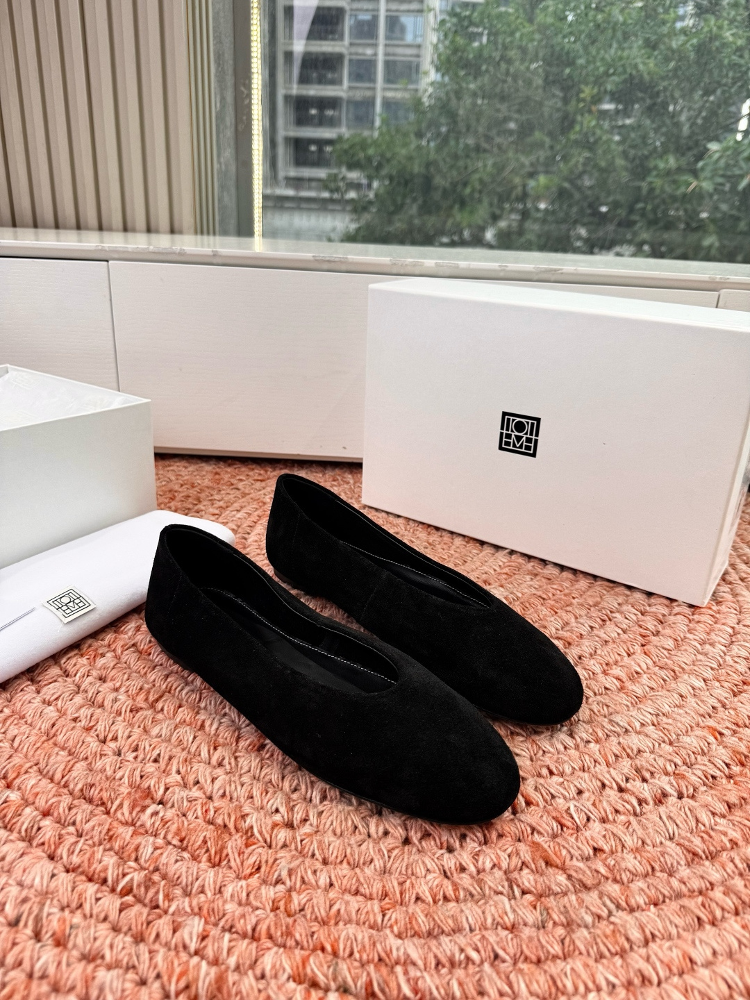 🌾G213TOTEM*26ss早春新款经典后空玛丽珍单鞋一眼沦陷的北欧极简设计，将TOTEME的清冷高级