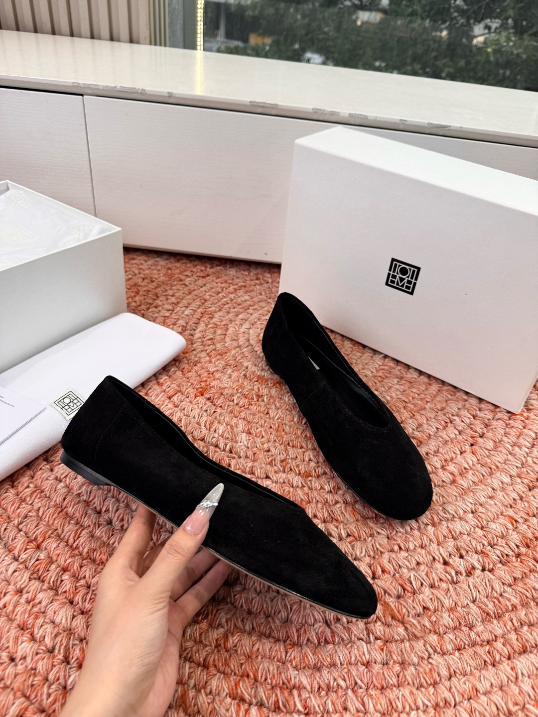 🌾G213TOTEM*26ss早春新款经典后空玛丽珍单鞋一眼沦陷的北欧极简设计，将TOTEME的清冷高级