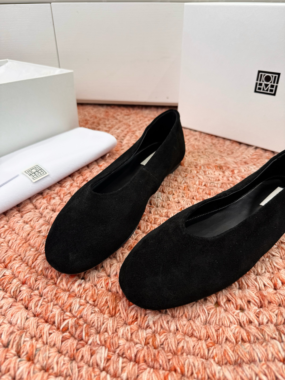 🌾G213TOTEM*26ss早春新款经典后空玛丽珍单鞋一眼沦陷的北欧极简设计，将TOTEME的清冷高级