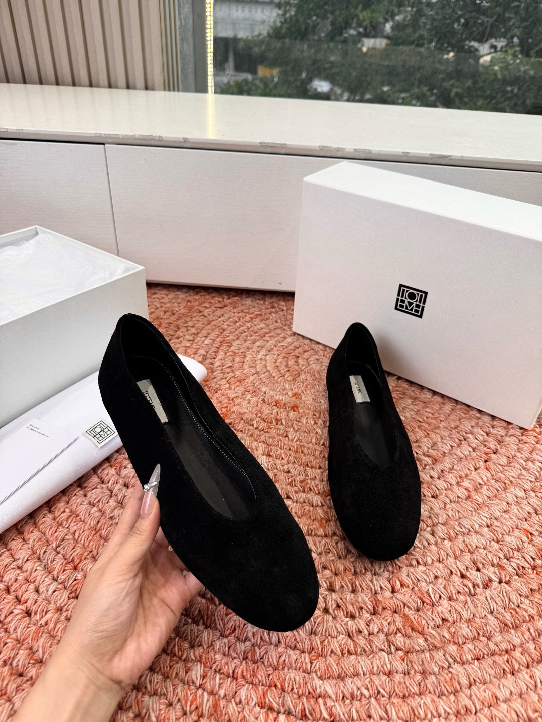 🌾G213TOTEM*26ss早春新款经典后空玛丽珍单鞋一眼沦陷的北欧极简设计，将TOTEME的清冷高级