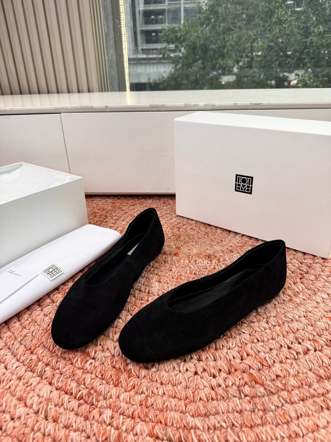 🌾G213TOTEM*26ss早春新款经典后空玛丽珍单鞋一眼沦陷的北欧极简设计，将TOTEME的清冷高级