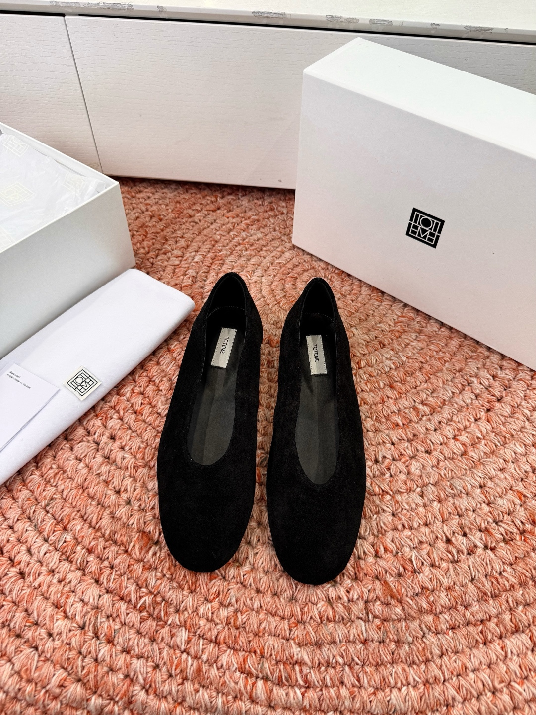 🌾G213TOTEM*26ss早春新款经典后空玛丽珍单鞋一眼沦陷的北欧极简设计，将TOTEME的清冷高级