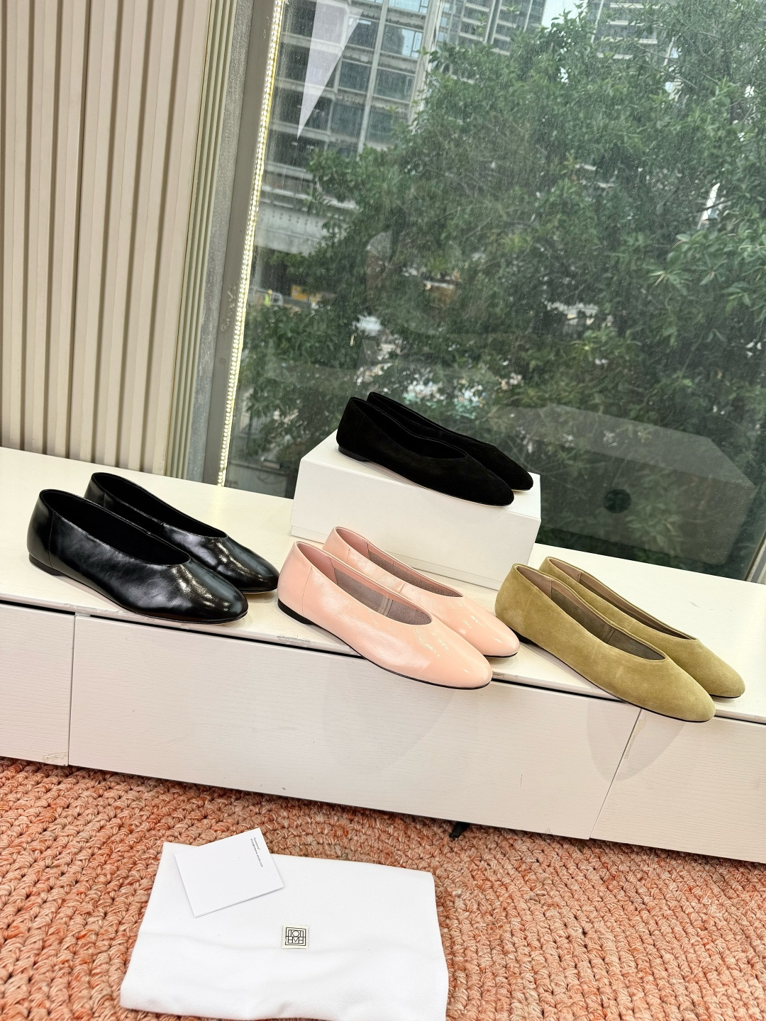 🌾G213TOTEM*26ss早春新款经典后空玛丽珍单鞋一眼沦陷的北欧极简设计，将TOTEME的清冷高级