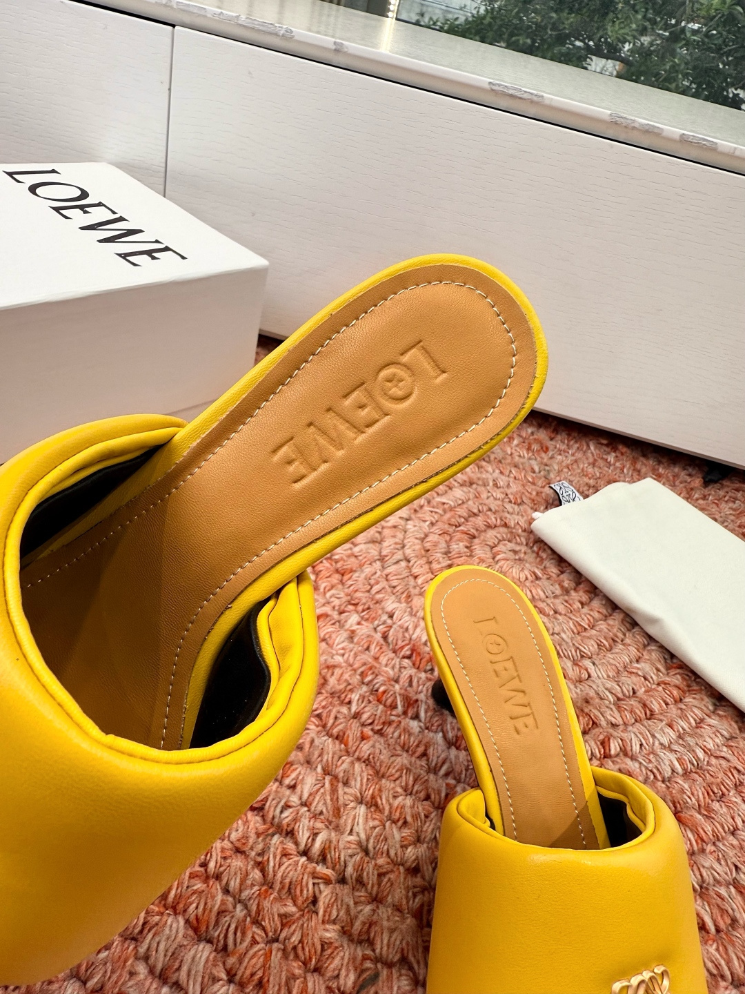 🌾G042顶级品质LOEWE 罗意威 法式复古感的拖鞋来啦！✔️饰以Anagram Pebble标志性元