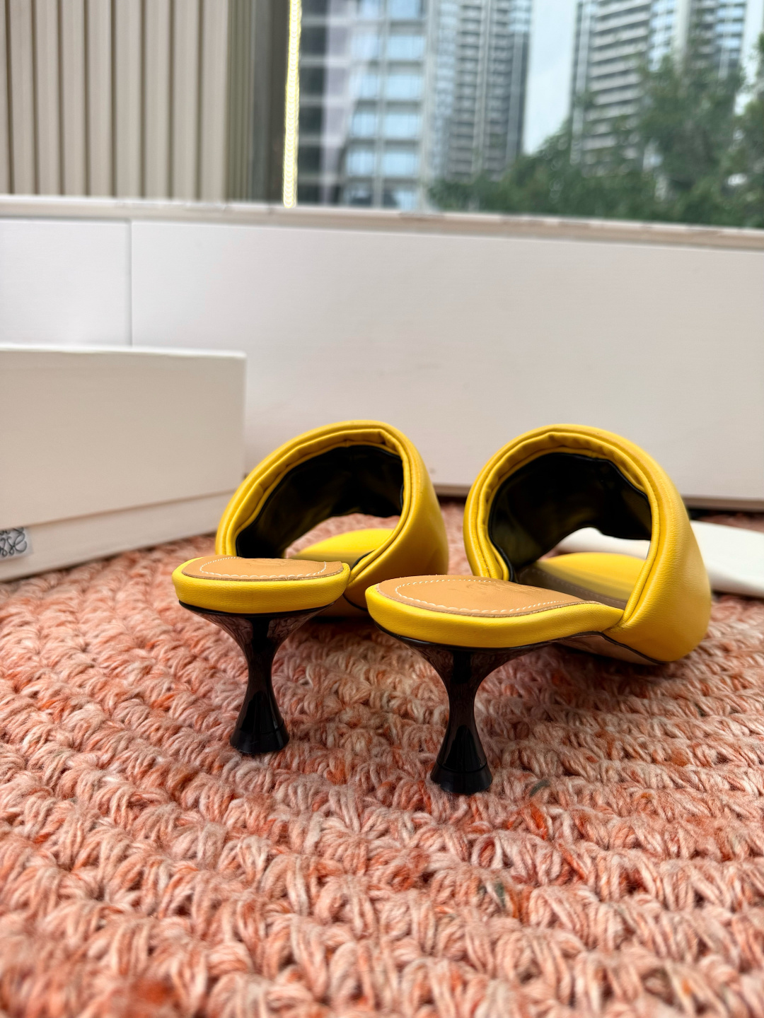 🌾G042顶级品质LOEWE 罗意威 法式复古感的拖鞋来啦！✔️饰以Anagram Pebble标志性元