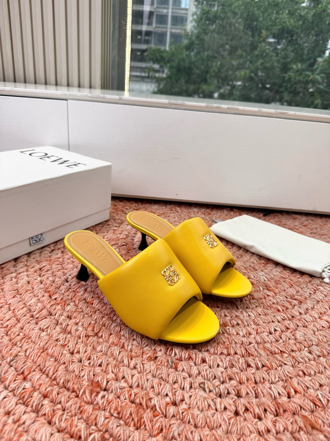 🌾G042顶级品质LOEWE 罗意威 法式复古感的拖鞋来啦！✔️饰以Anagram Pebble标志性元