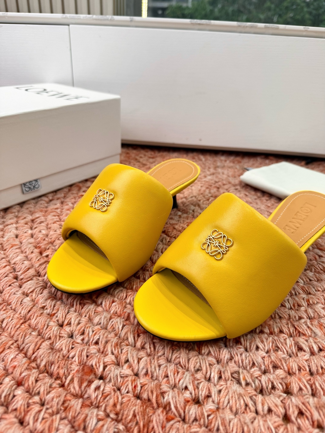 🌾G042顶级品质LOEWE 罗意威 法式复古感的拖鞋来啦！✔️饰以Anagram Pebble标志性元