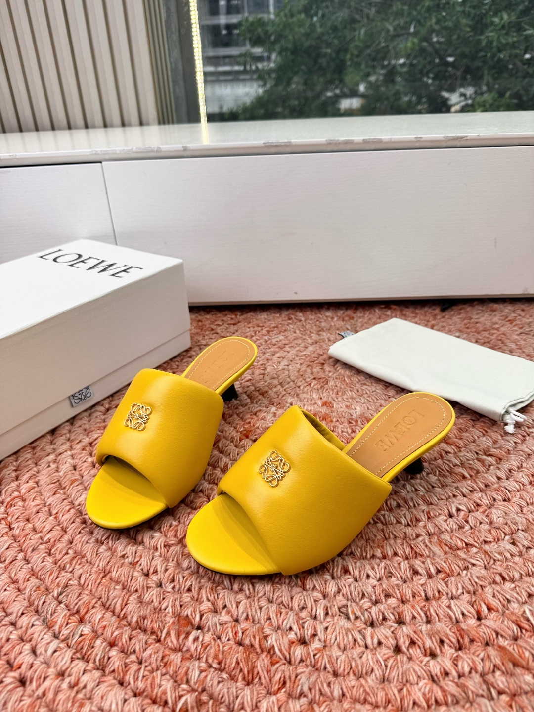 🌾G042顶级品质LOEWE 罗意威 法式复古感的拖鞋来啦！✔️饰以Anagram Pebble标志性元