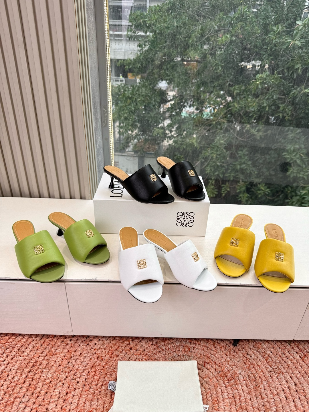 🌾G042顶级品质LOEWE 罗意威 法式复古感的拖鞋来啦！✔️饰以Anagram Pebble标志性元