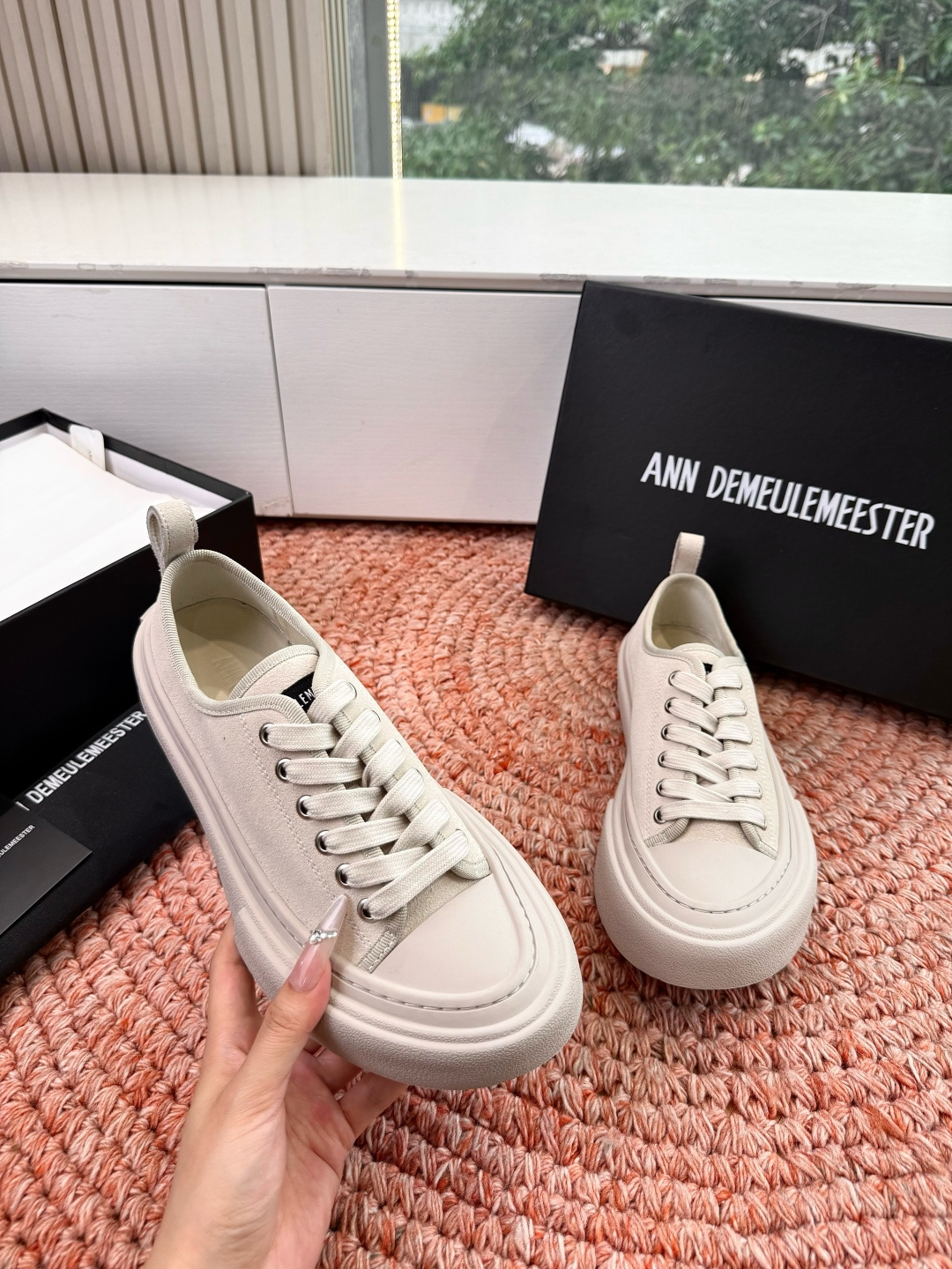 🌾G261顶级品质ANNDEMEULEMEESTE* 早春新款贝壳头帆布鞋这双厚底贝壳头帆布鞋，是无数明