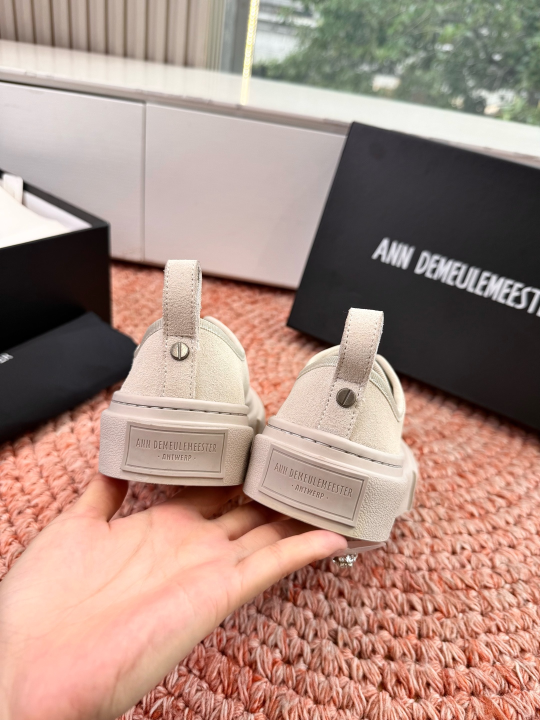 🌾G261顶级品质ANNDEMEULEMEESTE* 早春新款贝壳头帆布鞋这双厚底贝壳头帆布鞋，是无数明
