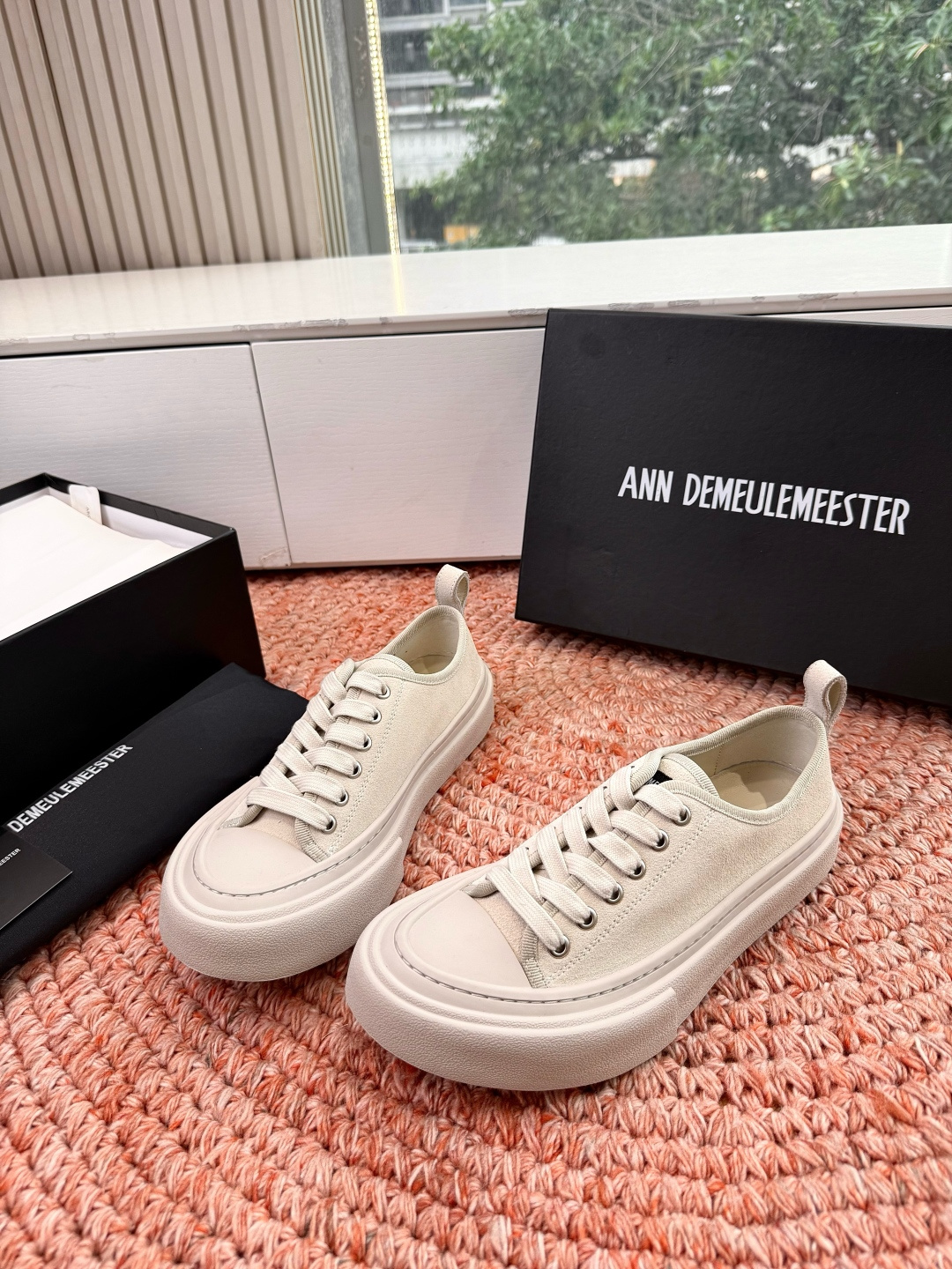 🌾G261顶级品质ANNDEMEULEMEESTE* 早春新款贝壳头帆布鞋这双厚底贝壳头帆布鞋，是无数明