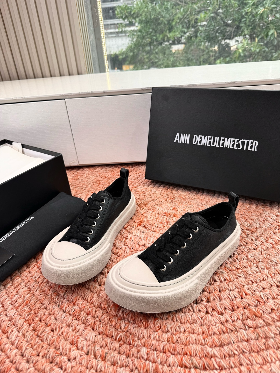 🌾G261顶级品质ANNDEMEULEMEESTE* 早春新款贝壳头帆布鞋这双厚底贝壳头帆布鞋，是无数明