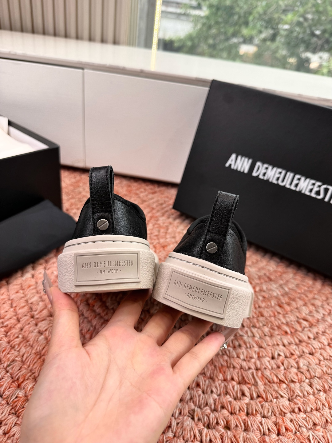 🌾G261顶级品质ANNDEMEULEMEESTE* 早春新款贝壳头帆布鞋这双厚底贝壳头帆布鞋，是无数明