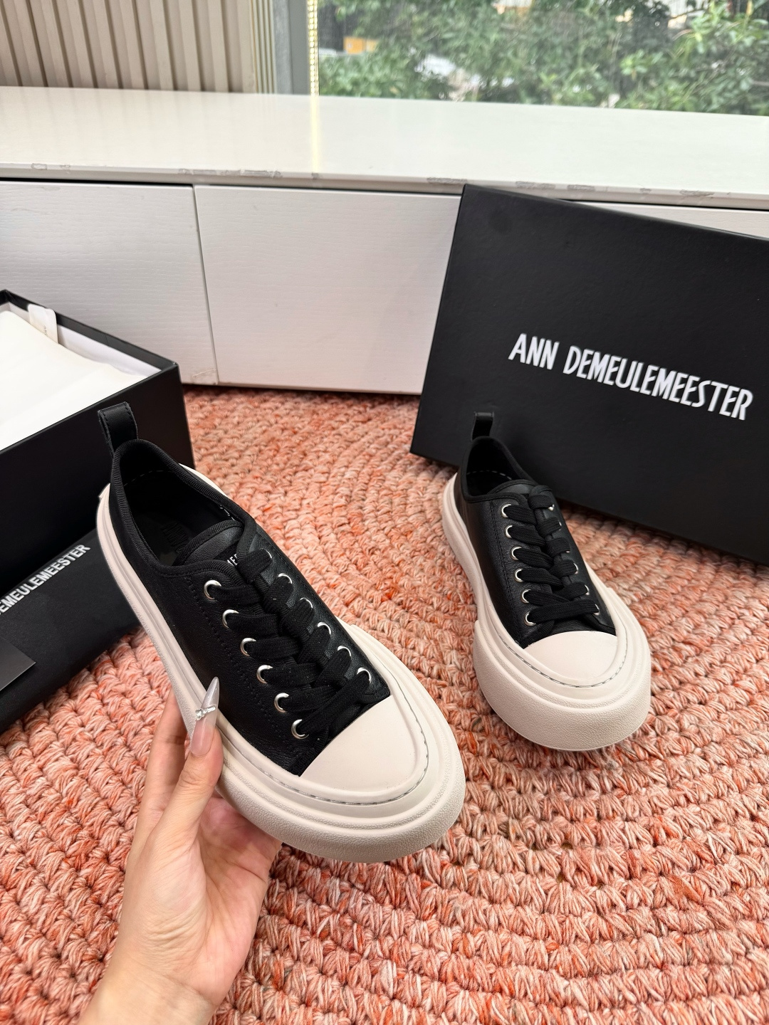 🌾G261顶级品质ANNDEMEULEMEESTE* 早春新款贝壳头帆布鞋这双厚底贝壳头帆布鞋，是无数明