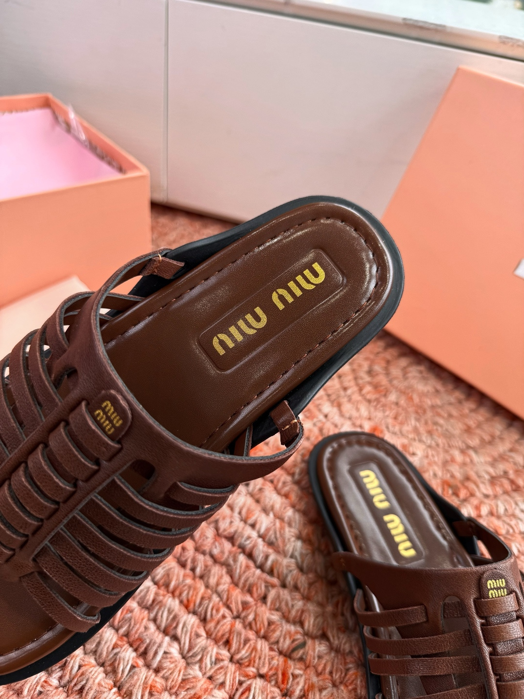 🌾G122代购级独家上新Miu Miu2026牛皮半拖Zp开发 手工羊皮编织麻花菱格平底拖鞋秒杀市面版本