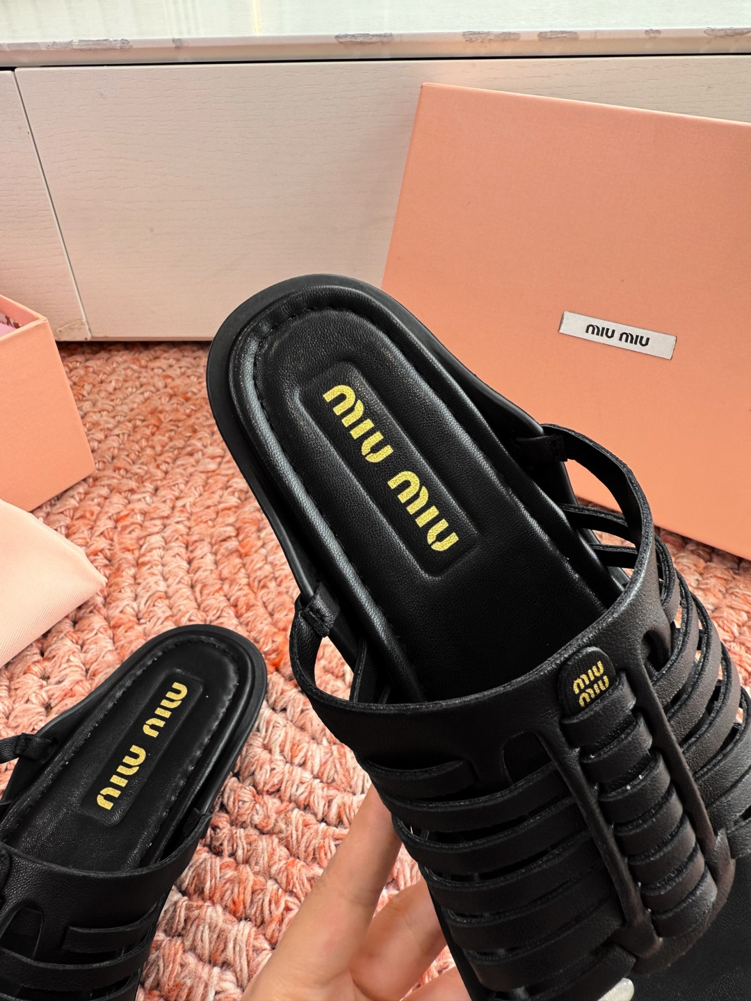 🌾G122代购级独家上新Miu Miu2026牛皮半拖Zp开发 手工羊皮编织麻花菱格平底拖鞋秒杀市面版本