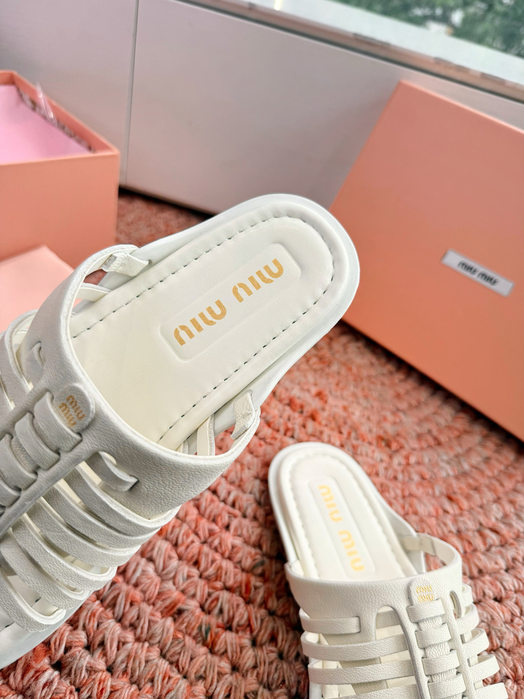 🌾G122代购级独家上新Miu Miu2026牛皮半拖Zp开发 手工羊皮编织麻花菱格平底拖鞋秒杀市面版本