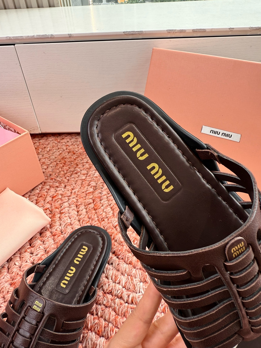 🌾G122代购级独家上新Miu Miu2026牛皮半拖Zp开发 手工羊皮编织麻花菱格平底拖鞋秒杀市面版本
