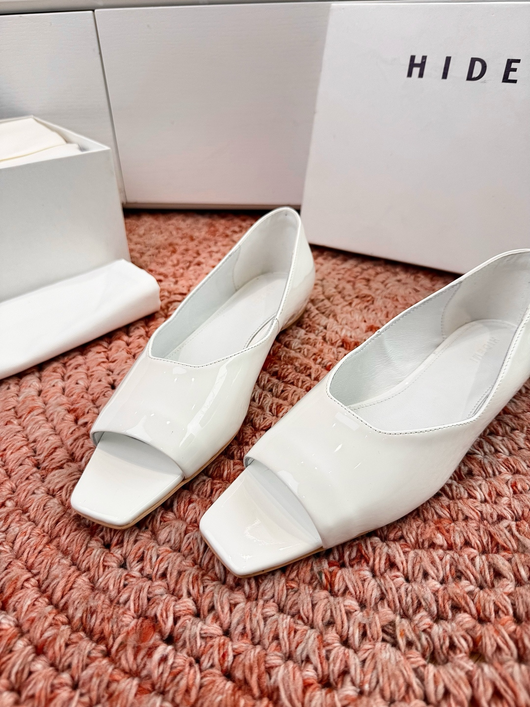 🌾G213顶级HIDEMI 进口鱼嘴镂空漏趾小坡跟增高单鞋这是一个用最好的材质来制作极简风的品牌，非常用