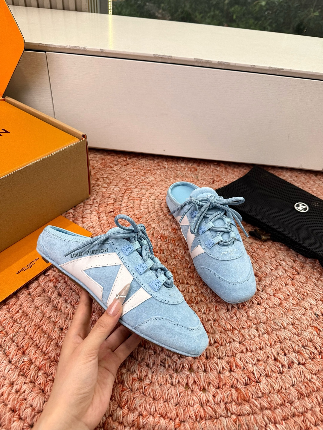 🌾G000所见即所得2026年春夏秀场上推出的 LV Footprint Soccer 芭蕾运动鞋是 P