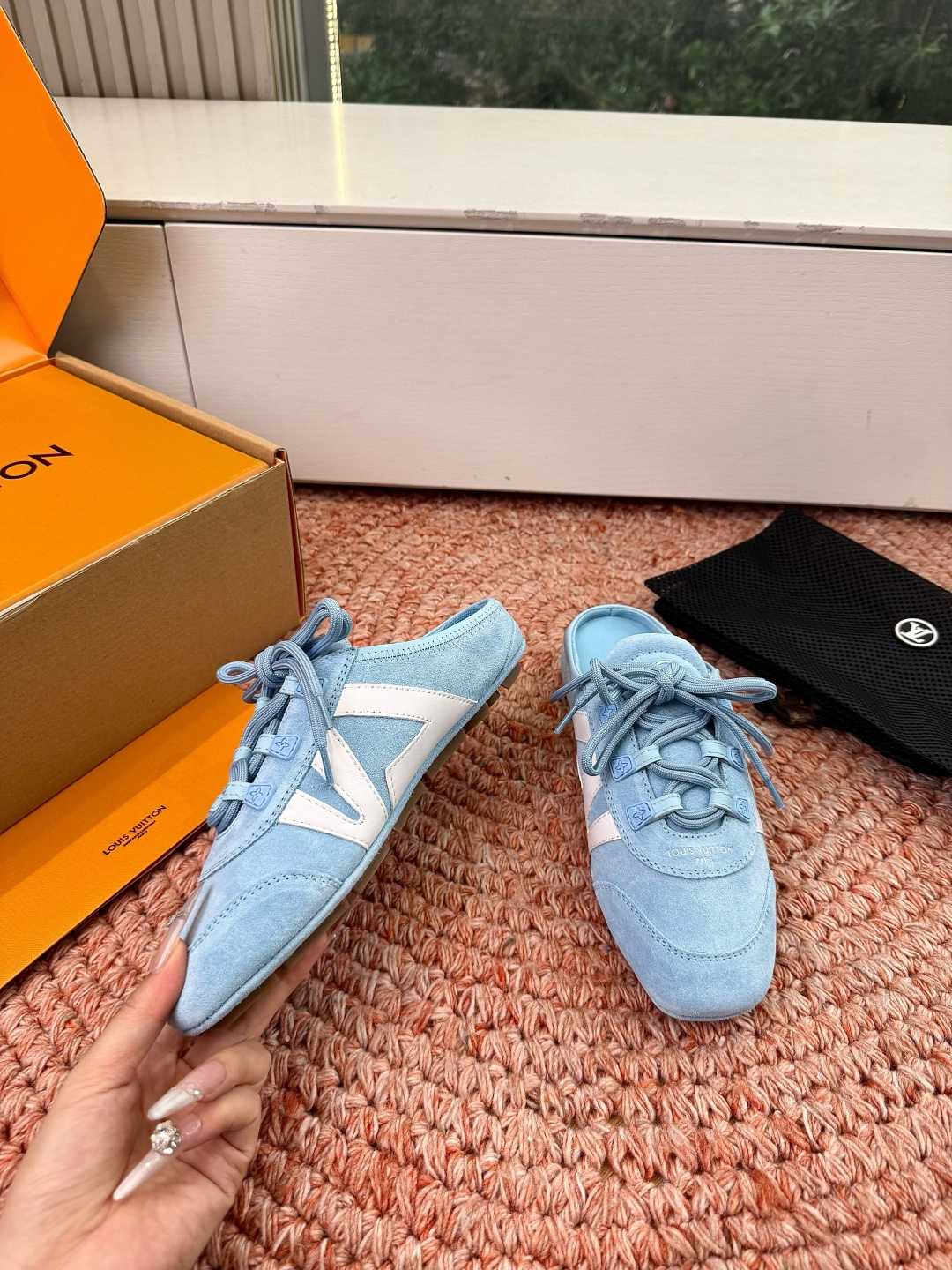 🌾G000所见即所得2026年春夏秀场上推出的 LV Footprint Soccer 芭蕾运动鞋是 P